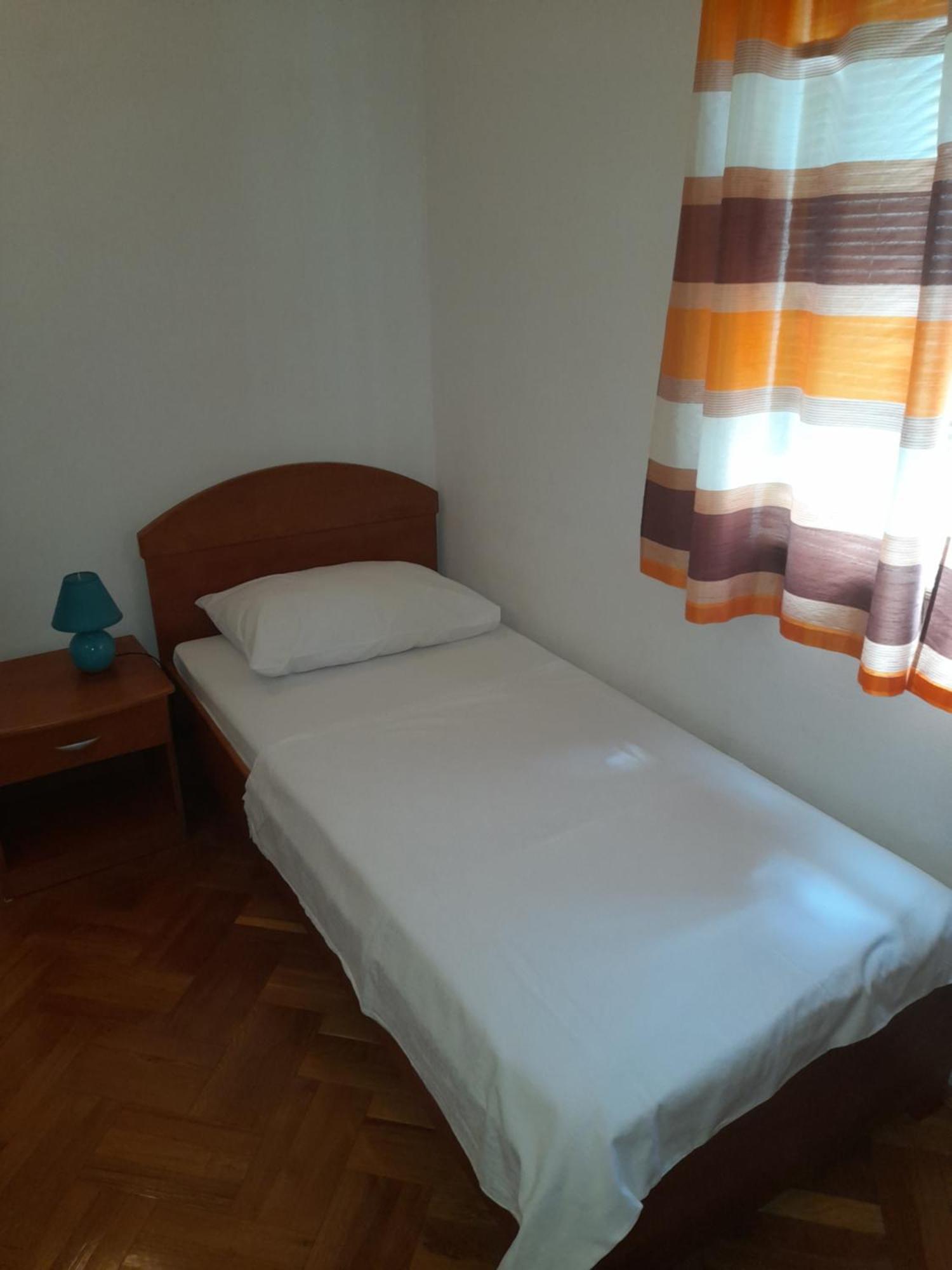 Apartament Nives B. Supetar Zewnętrze zdjęcie