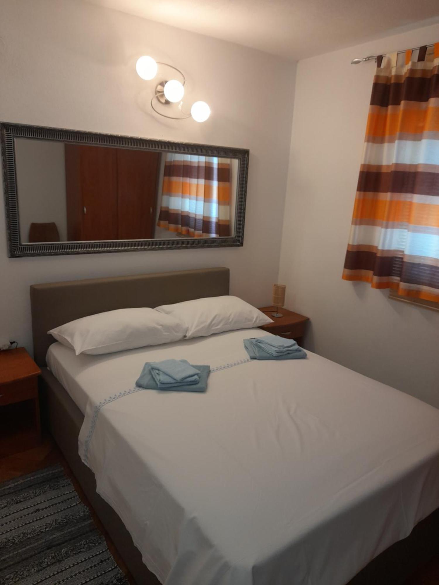 Apartament Nives B. Supetar Zewnętrze zdjęcie
