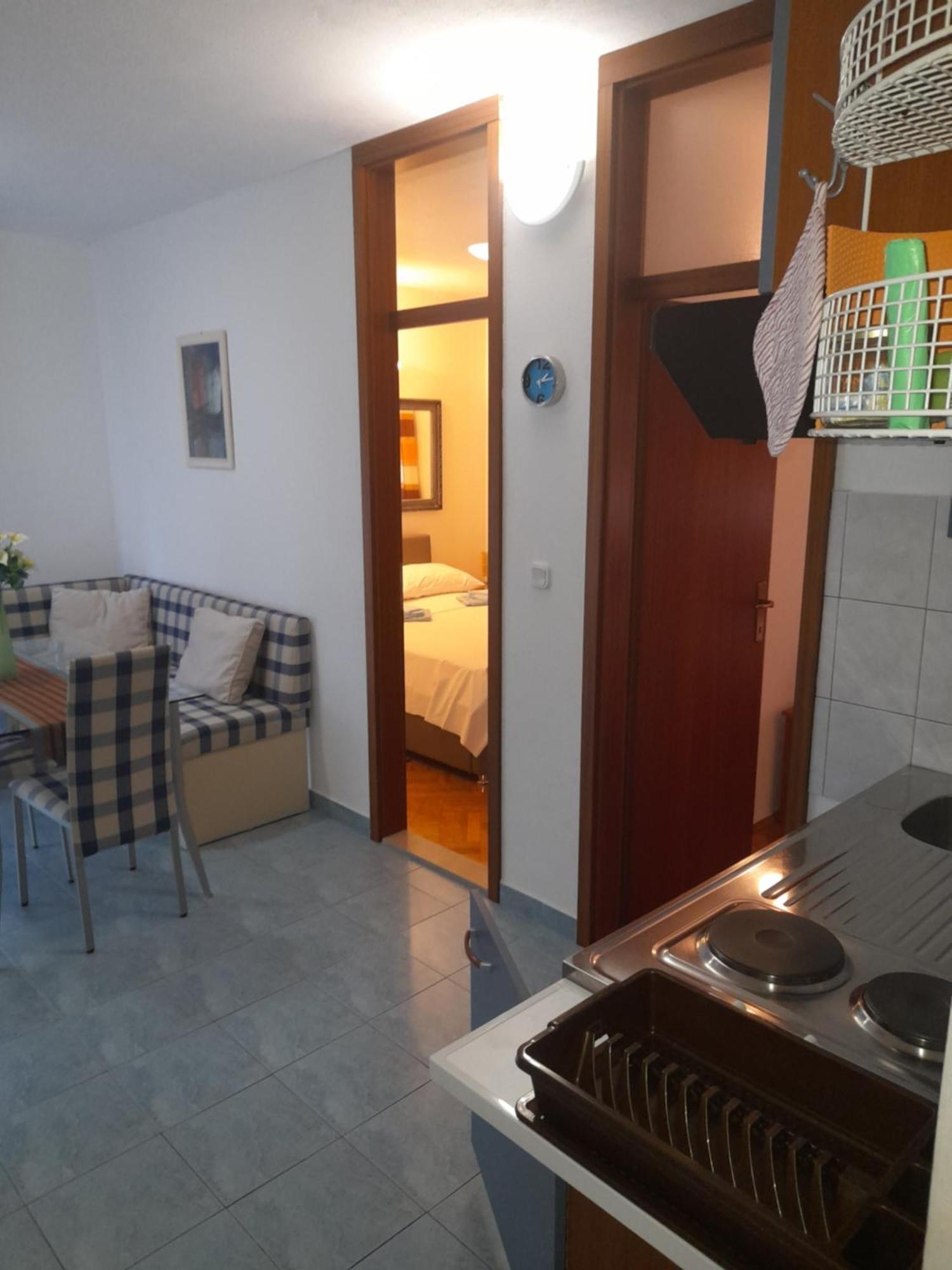 Apartament Nives B. Supetar Zewnętrze zdjęcie