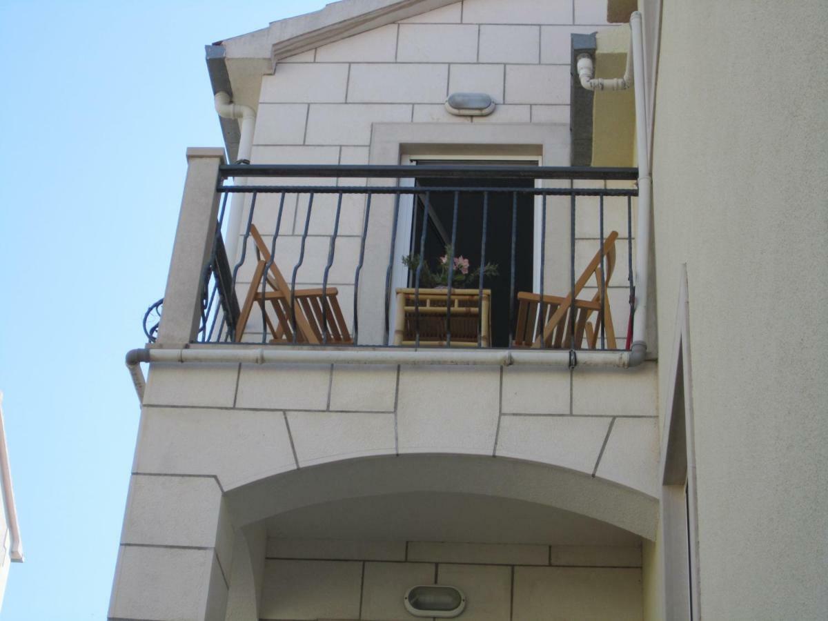 Apartament Nives B. Supetar Zewnętrze zdjęcie