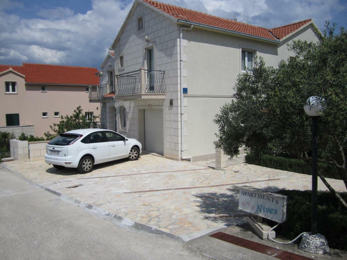 Apartament Nives B. Supetar Zewnętrze zdjęcie