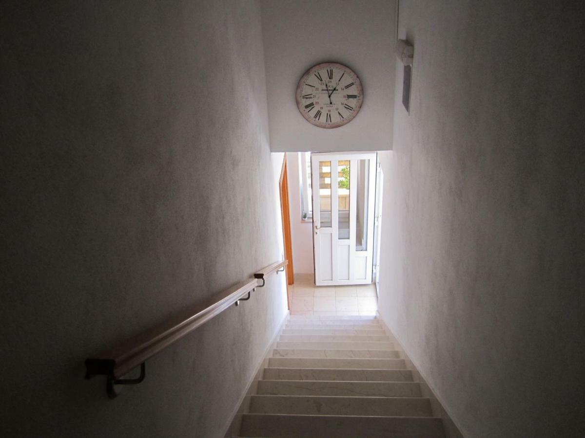 Apartament Nives B. Supetar Zewnętrze zdjęcie