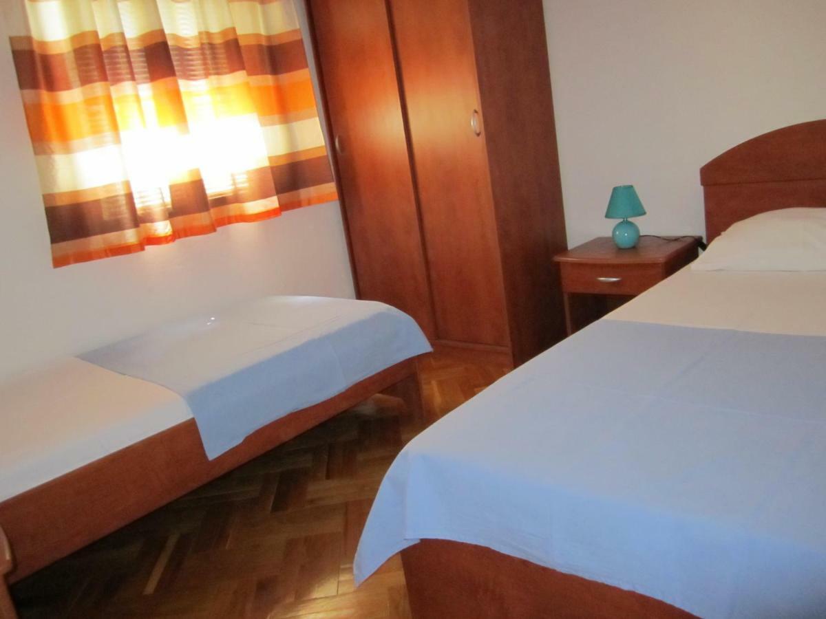 Apartament Nives B. Supetar Zewnętrze zdjęcie
